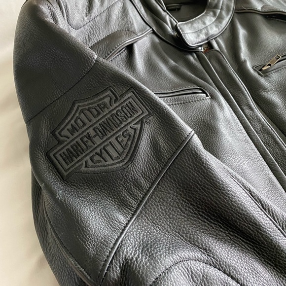 Harley Davidson Leather Jacket - Picture 6 of 8